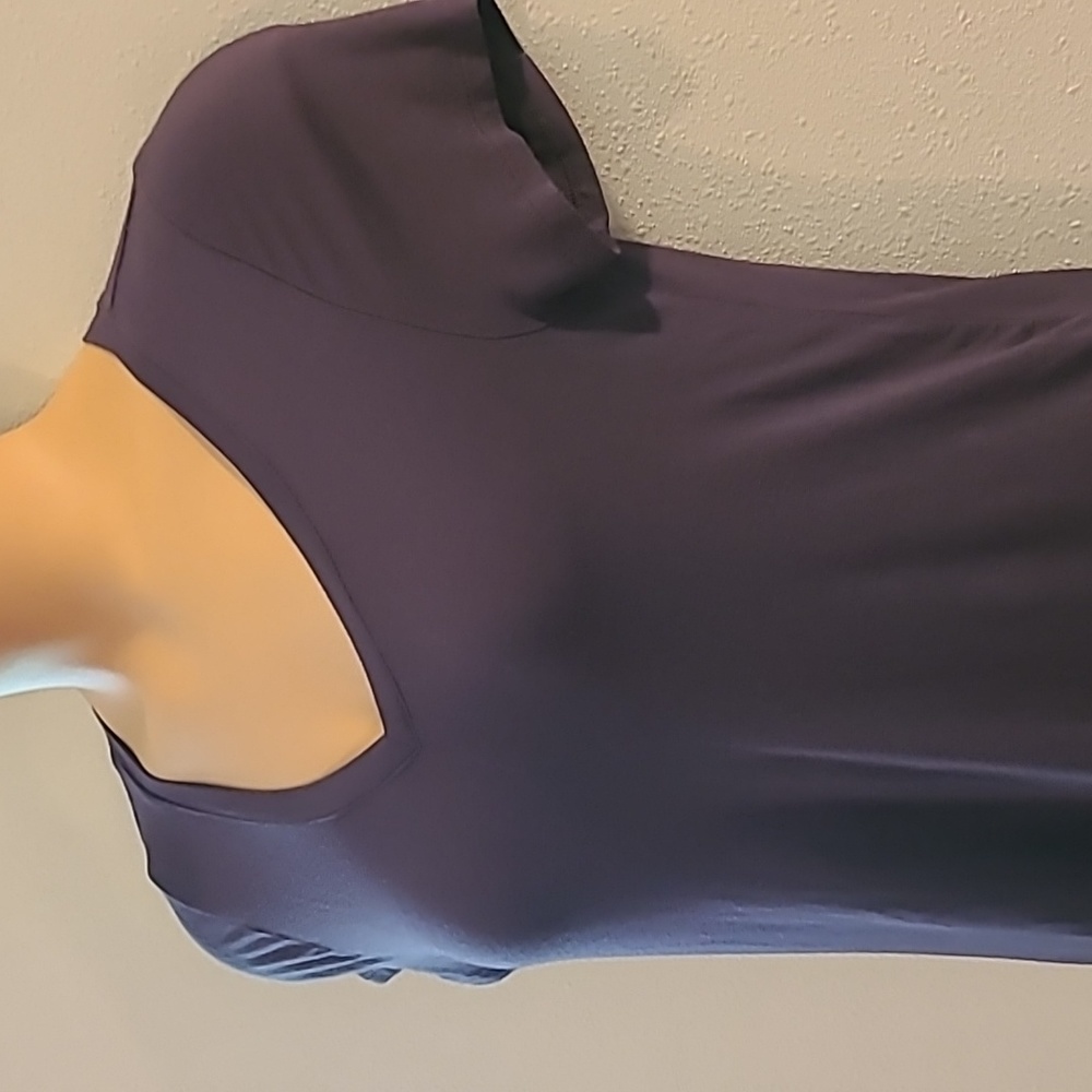Women's grey v-neck t-shirt size Medium - Picture 5 of 8
